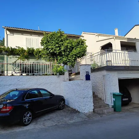 Nada Apartment *